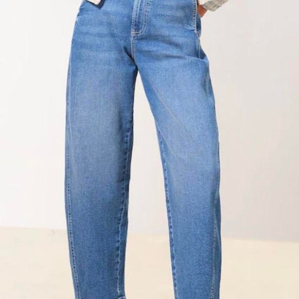 Lipsy blue slim barrel jeans size US 6